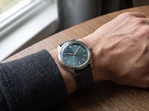 Terzo scatto, indossato: orologio da polso