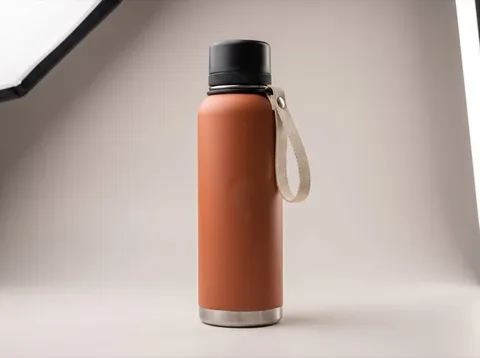 Render di studio: borraccia termica